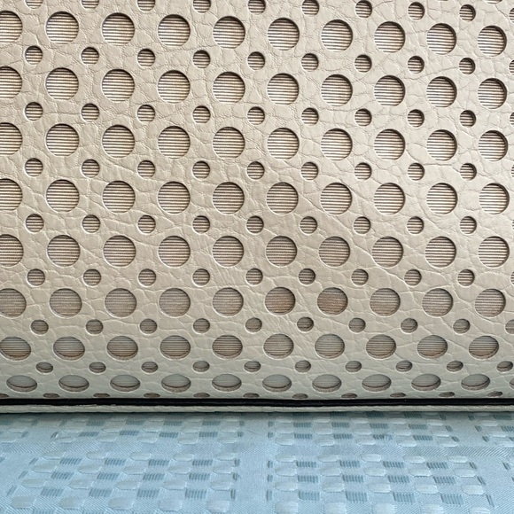 *SOLD*Kate Spade Perri Lane Lazer Cut Bubbles w/ Pebble Leather Tote/Cream/White - Picture 5 of 17